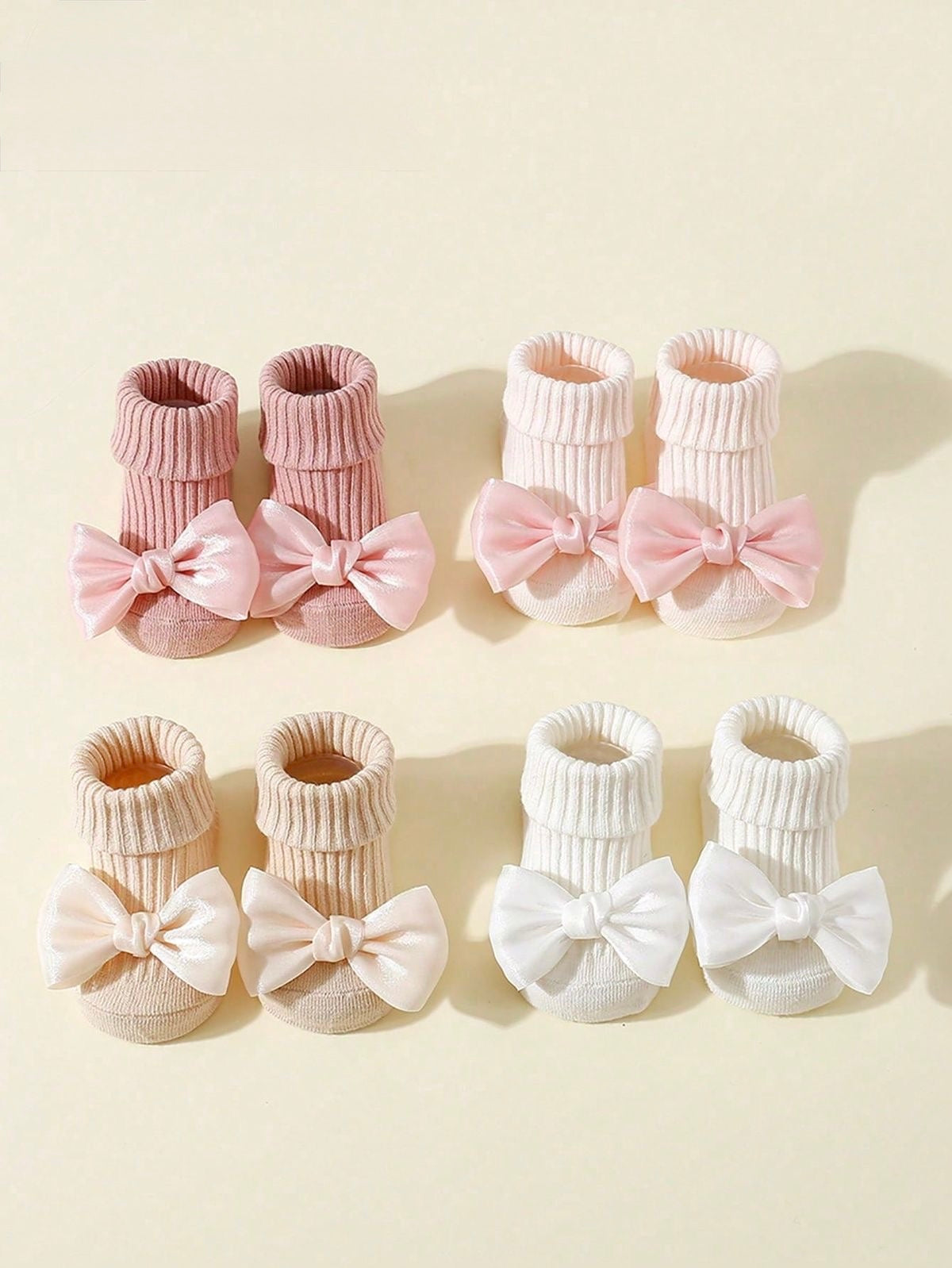 Sweetheart satin bow socks