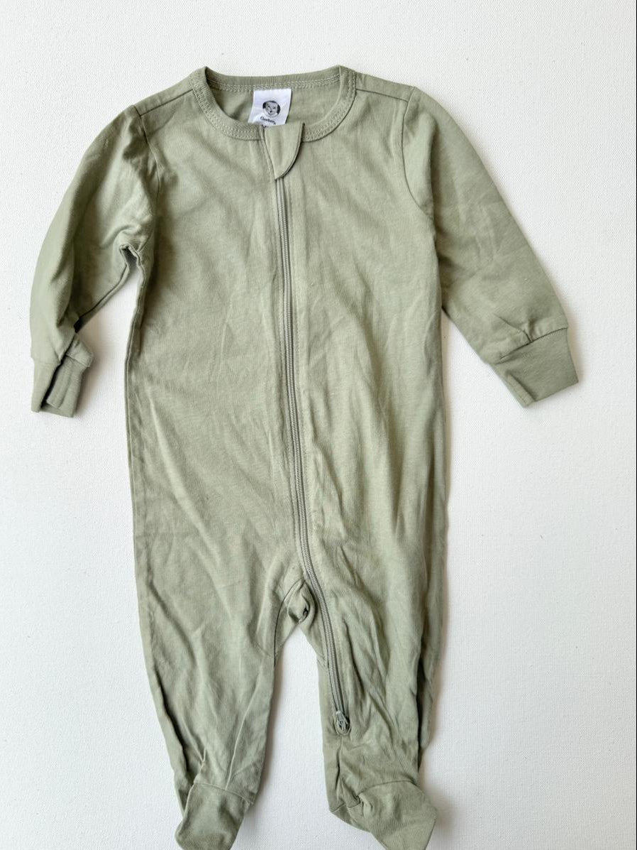 Luna Cudle wear